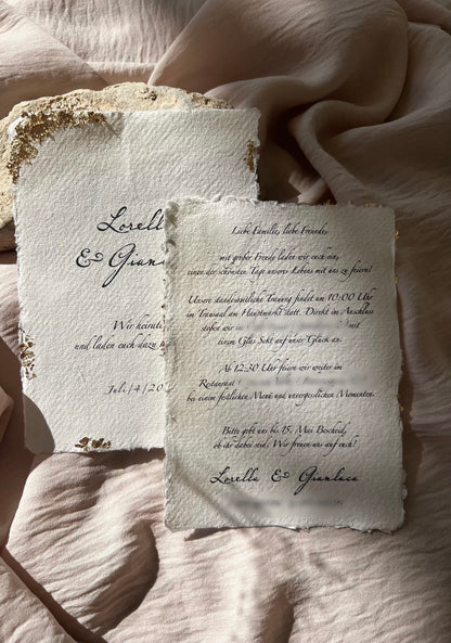 Hochzeitseinladung mit Blattgold auf handgeschöpftem Büttenpapier

Golden Cotton – elegante Einladung mit Goldveredelung