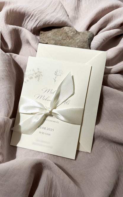 Invitation Dream in Cream avec ruban de satin