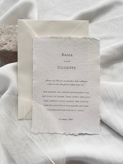 Büttenpapier Einladung mit zerissenen Rändern Save the Date