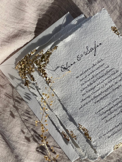 Hochzeitseinladung mit Blattgold auf handgeschöpftem Büttenpapier

Golden Cotton – elegante Einladung mit Goldveredelung