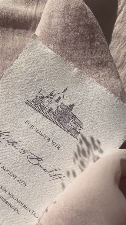 Hochzeitseinladung mit individueller Location-Zeichnung auf Büttenpapier

Handgezeichnete Skizze Hochzeitslocation – Einladung auf Baumwollpapier

Ort der Ewigkeit – romantische Einladung mit feiner Illustration