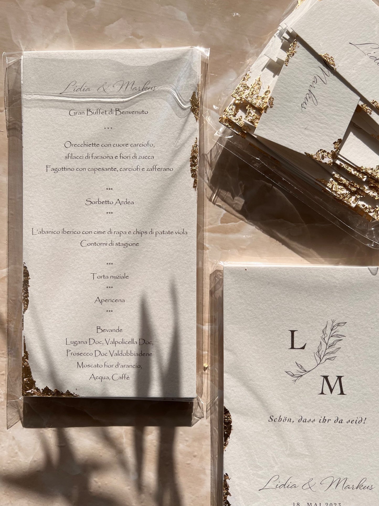 Minimal menu card I place card, gold leaf 