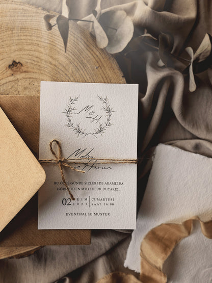 Rustikale Einladungen mit Bändchen & Kraftpapier Kuvert I Hochzeit