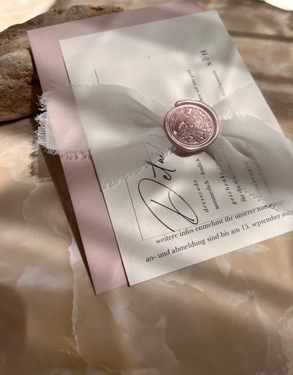 Pink Blush Einladungsset Karte DIN A6 mit versiegeltem Seidenband und Kuvert I Hochzeit