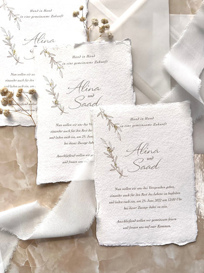 Hochzeitseinladung mit Blattgold auf handgeschöpftem Büttenpapier

Golden Cotton – elegante Einladung mit Goldveredelung